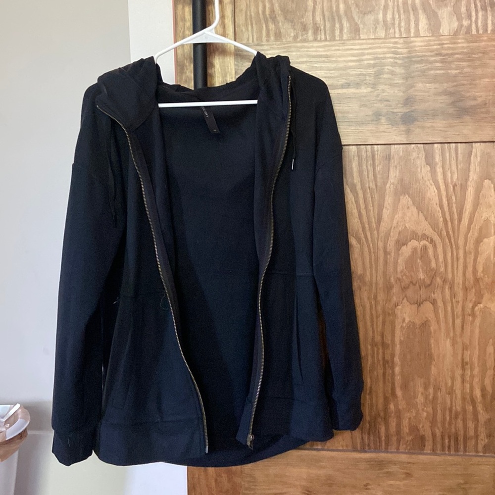 SUPER SOFT ZIP UP BLACK HOODIE